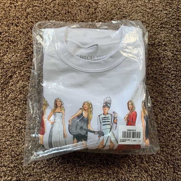 NEW Taylor Swift Fearless Eras Crewneck